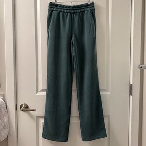 NWT lululemon Softstreme Pants SIZE 4 - regular